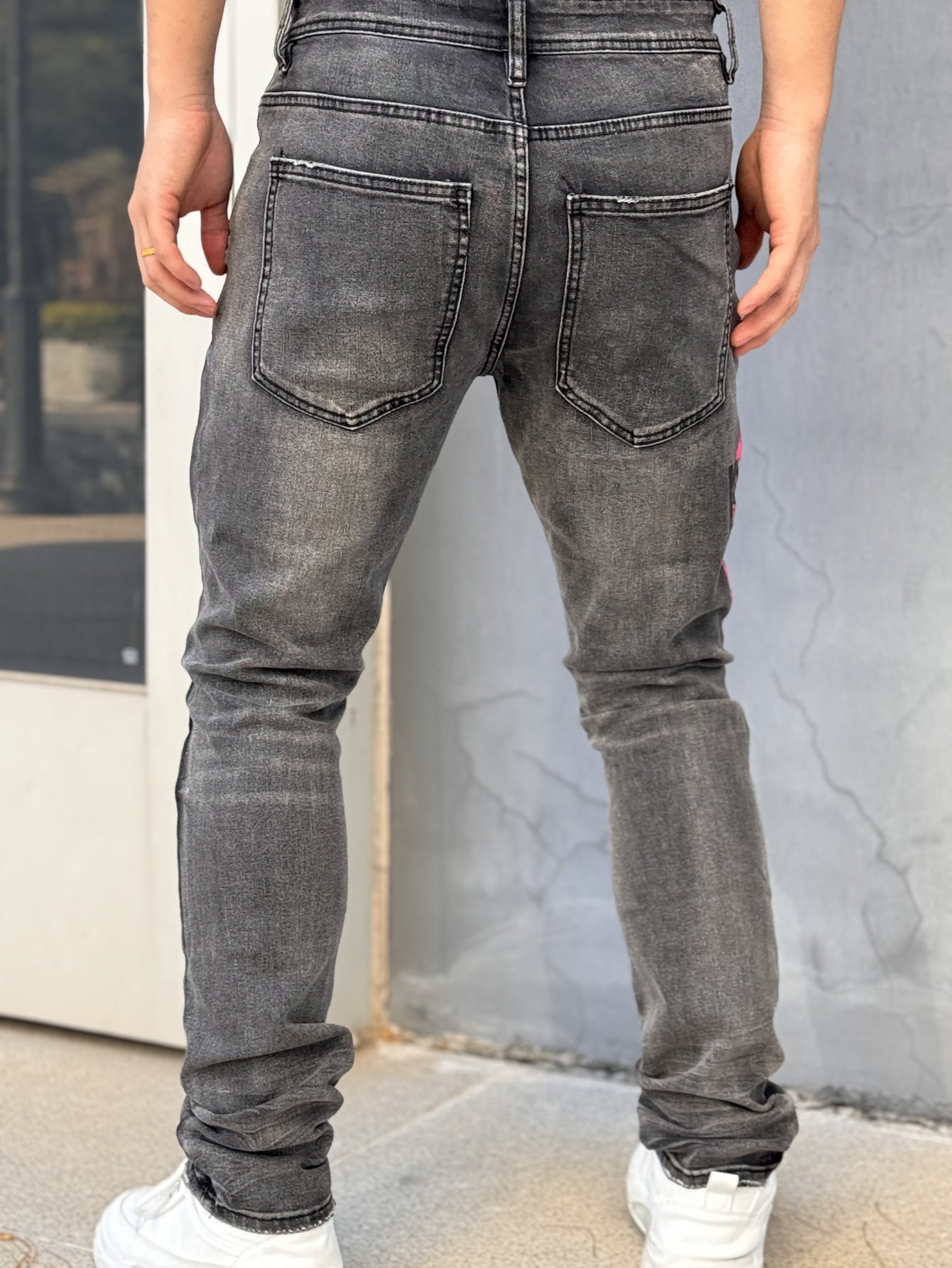 Men's Slim-Fit Stretch Jeans - Trendy Street Style with Unique Hand-Printed Design, Ripped Details & "GOOD" Lettering, Comfortable Cotton Blend for All Seasons